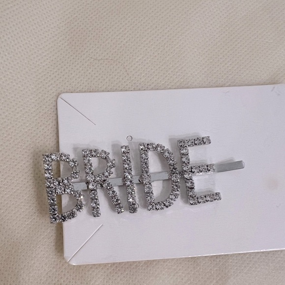Bridal Hair Clip Accessories - Picture 2 of 7